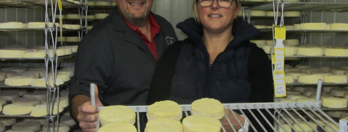Pascal et Christel Leroux, fromagers affineurs à Brion dans l'Yonne.