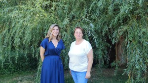 Virgine Thuilliez, maire de Chamvres et Nathalie Lhermitte, gérante de la pisciculture
